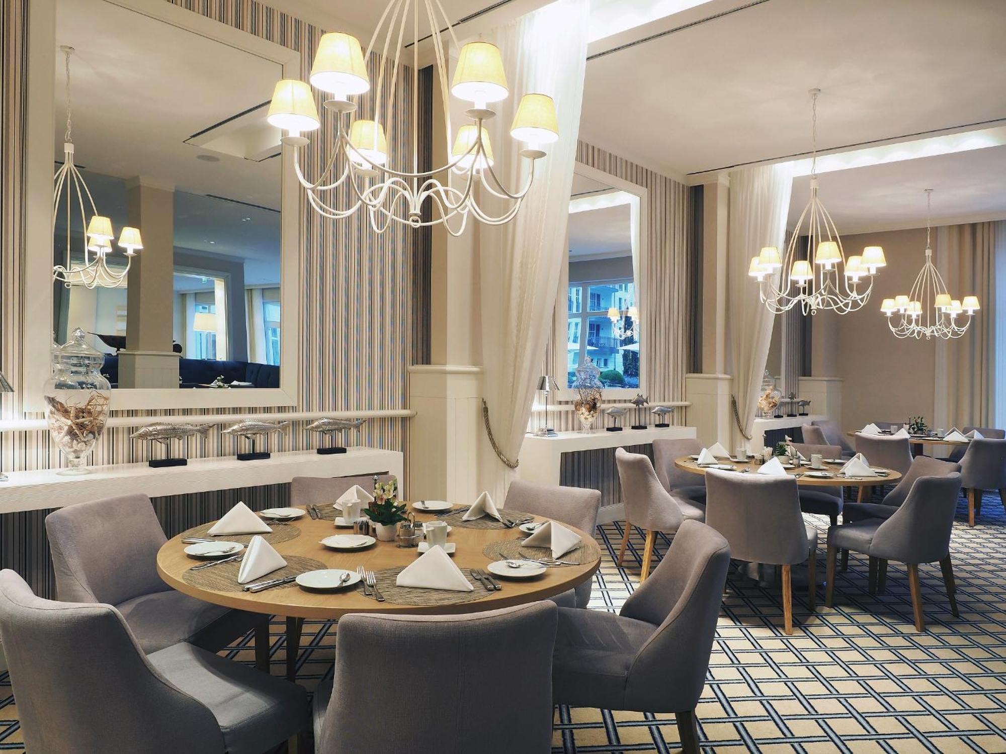 シュタイゲンベルガー グランドホテル&スパ ヘリングスドルフ ゼーバート・ヘリングスドルフ エクステリア 写真 The restaurant