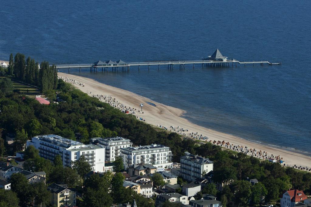 シュタイゲンベルガー グランドホテル&スパ ヘリングスドルフ ゼーバート・ヘリングスドルフ エクステリア 写真 Pärnu beach and pier